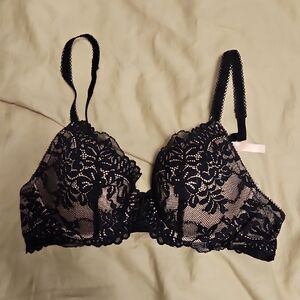 La Vie En Rose Black Lace Bra
